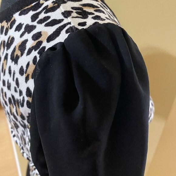 - White House Black Market black and leopard blouse in size XS - Picture 6 of 8